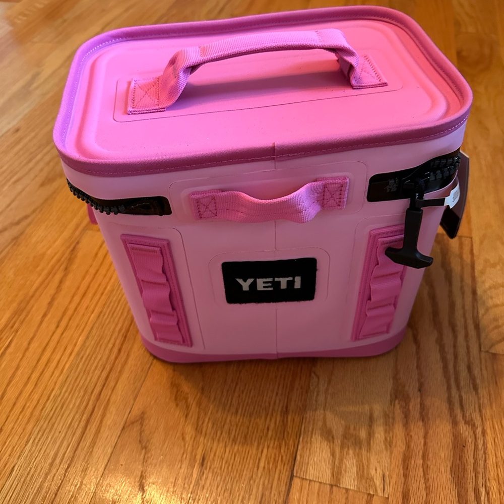 YETI Pink Hopper flip 8 cooler Lunch Box - Picture 4 of 8